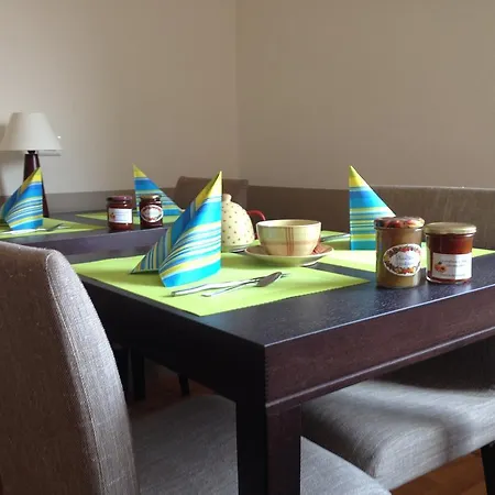 Les Du Marlenberg בית הארחה