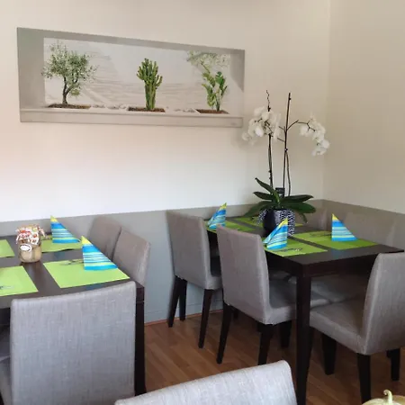 Les Du Marlenberg בית הארחה 3*